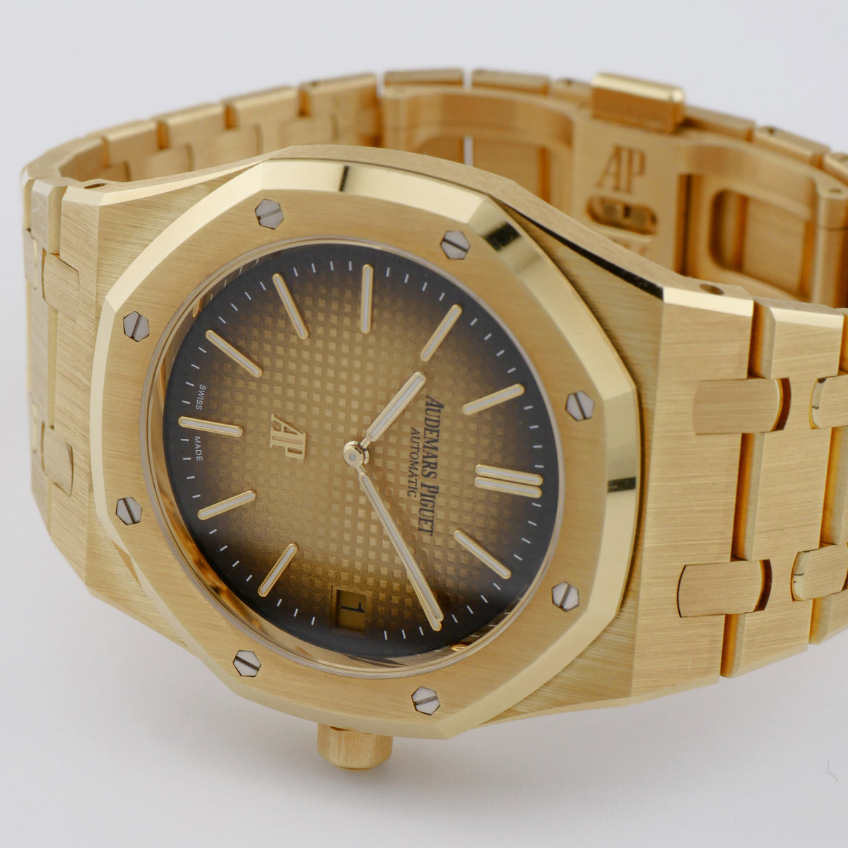 Audemars Piguet Royal Oak ''Jumbo'' Ultra Thin Gelbgold 16202BA.OO.1240BA.02 - 2024