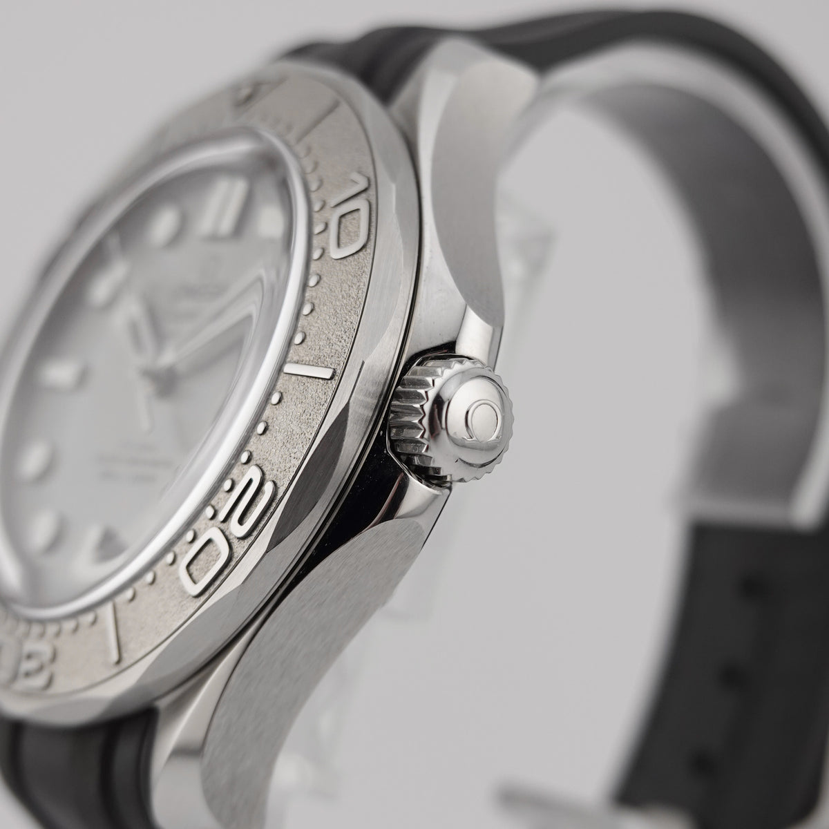 Omega Seamaster Diver 300M Stahl 210.32.42.20.06.002 - 2026