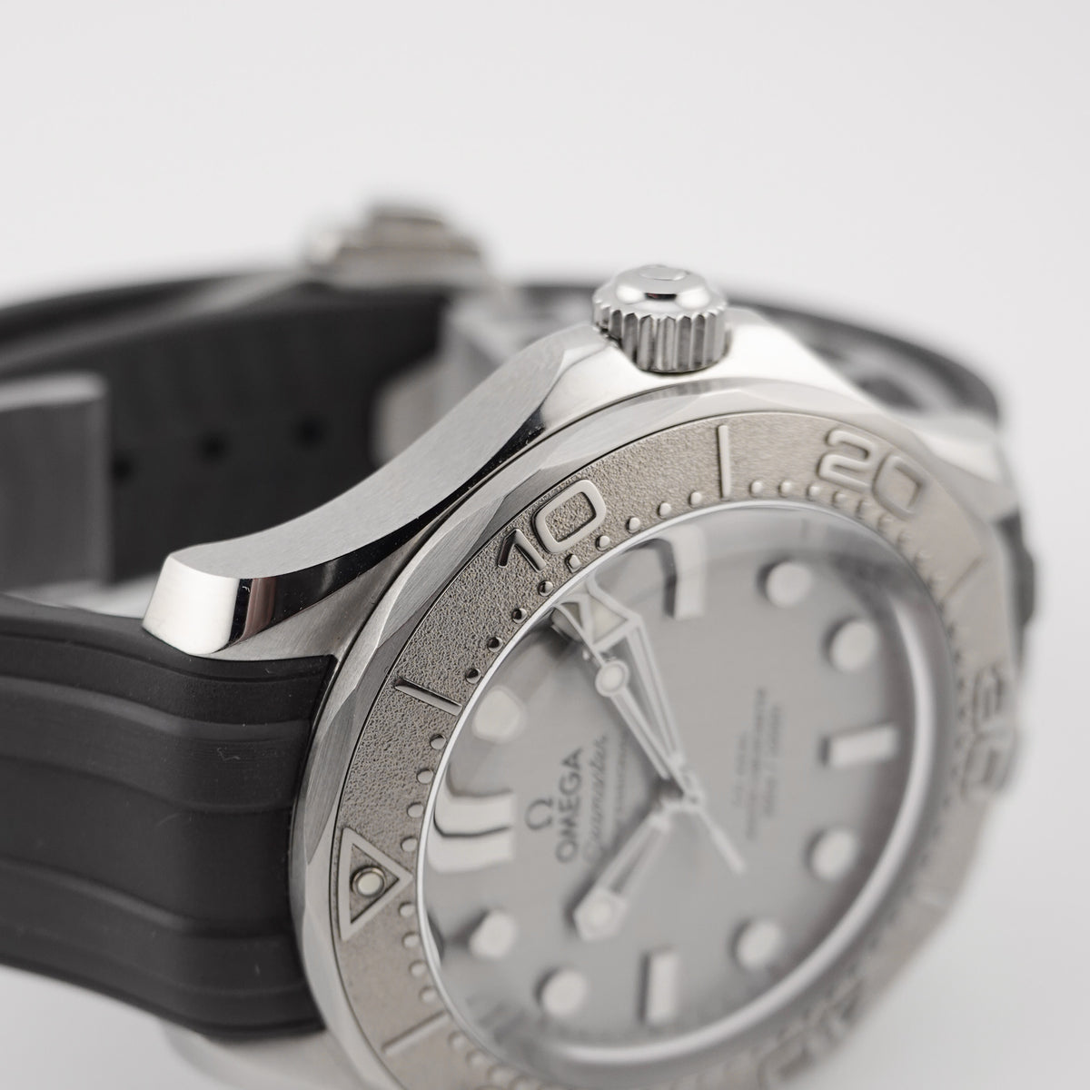 Omega Seamaster Diver 300M Stahl 210.32.42.20.06.002 - 2026